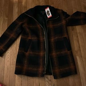New with tags Pendleton jacket color, navy copper plaid. Size medium